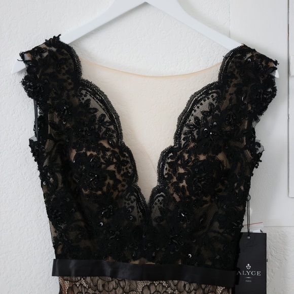 Alyce Paris Black and Nude Lace and Bead Cocktail Dress - Picture 4 of 6